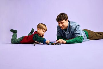 LEGO® Rogue vs. Drix Race Car Duel