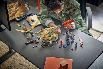LEGO® Battle at the Dragon's Blade