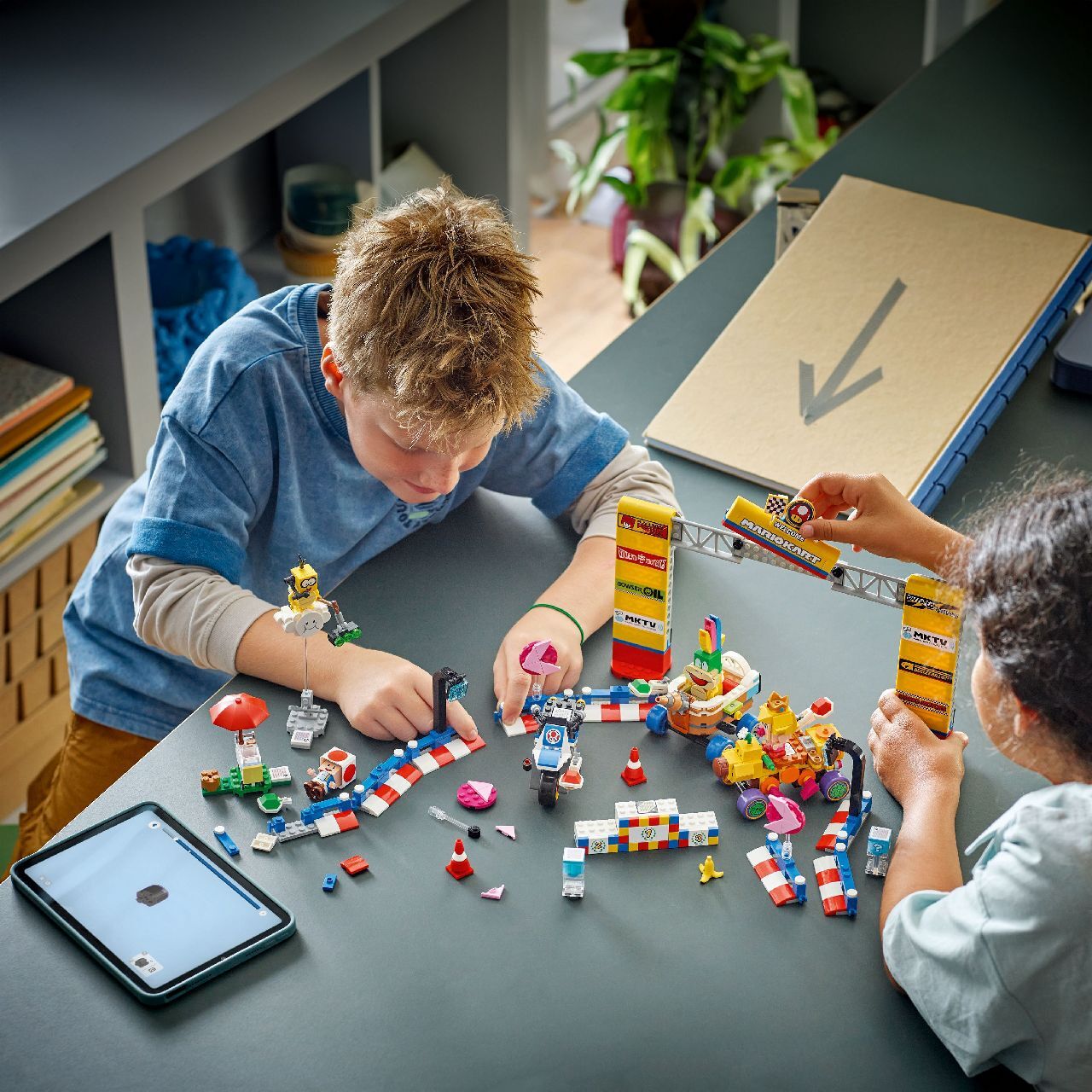 LEGO® Mario Kart™ – Baby Peach & Grand Prix Set