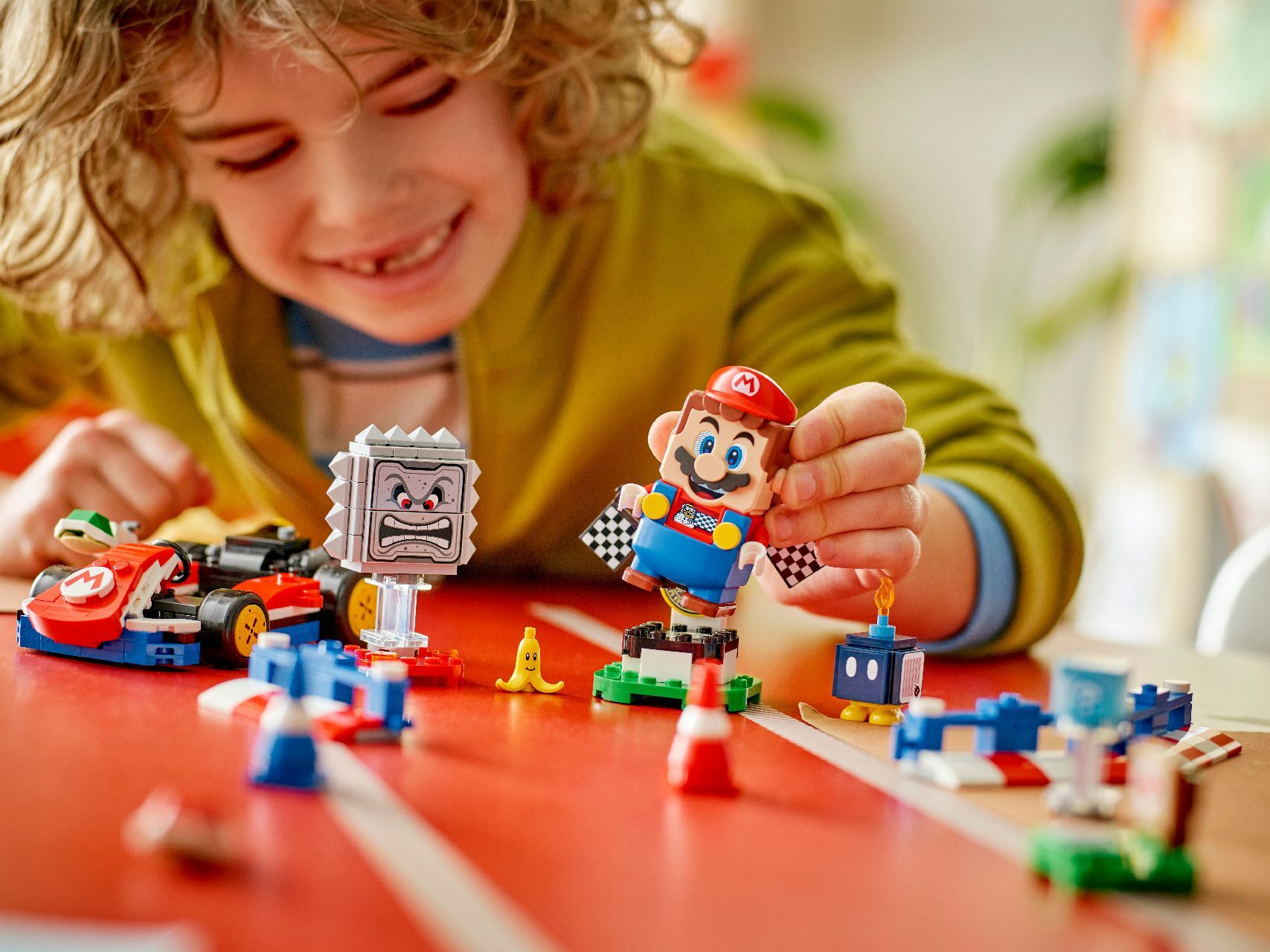 LEGO® Mario Kart™ – Interactive LEGO® Mario™ & Standard Kart