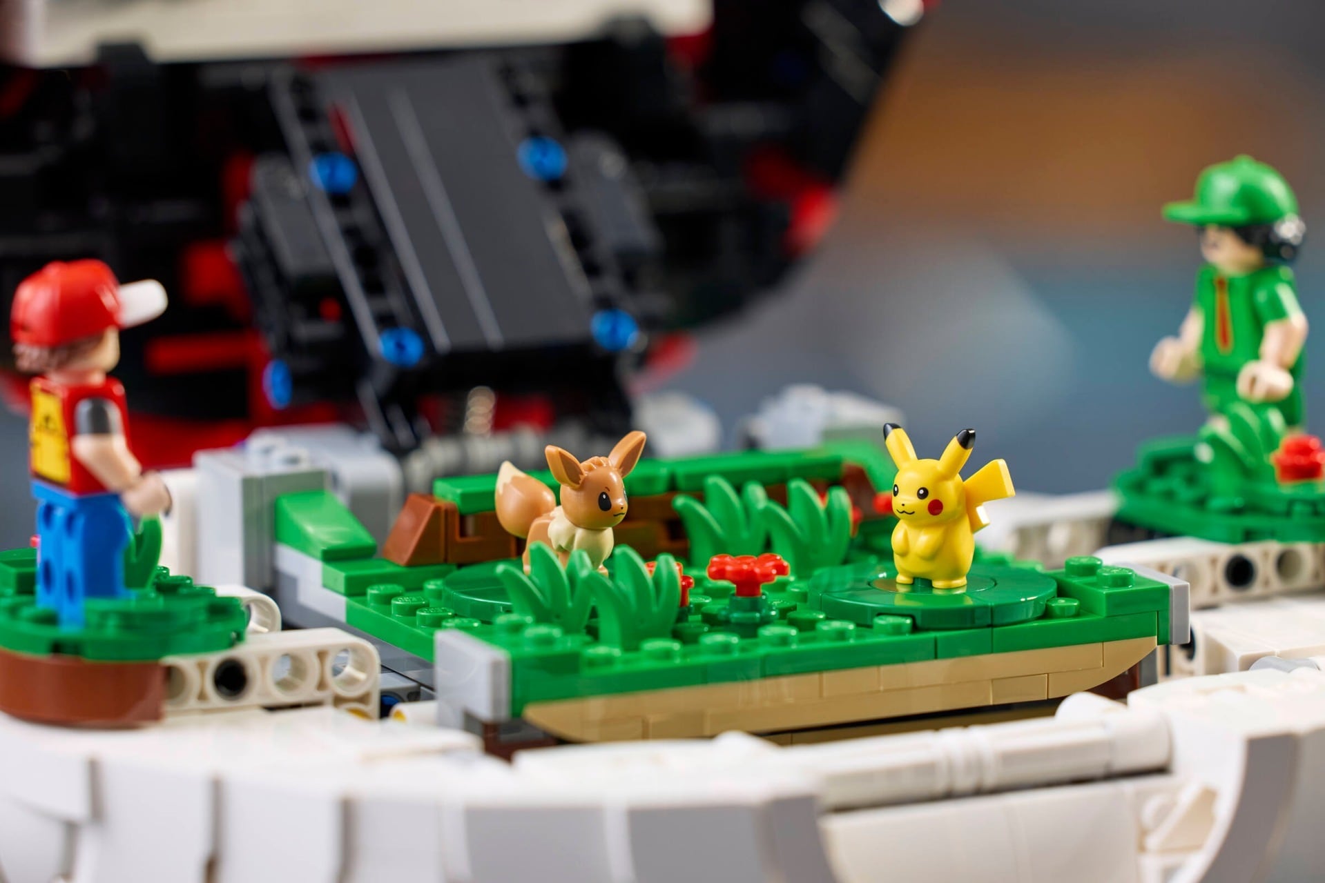 LEGO® Iconic Trainer Moments Poké Ball