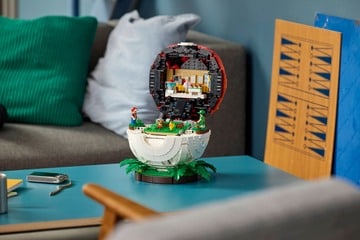 LEGO® Iconic Trainer Moments Poké Ball