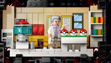 LEGO® Iconic Trainer Moments Poké Ball