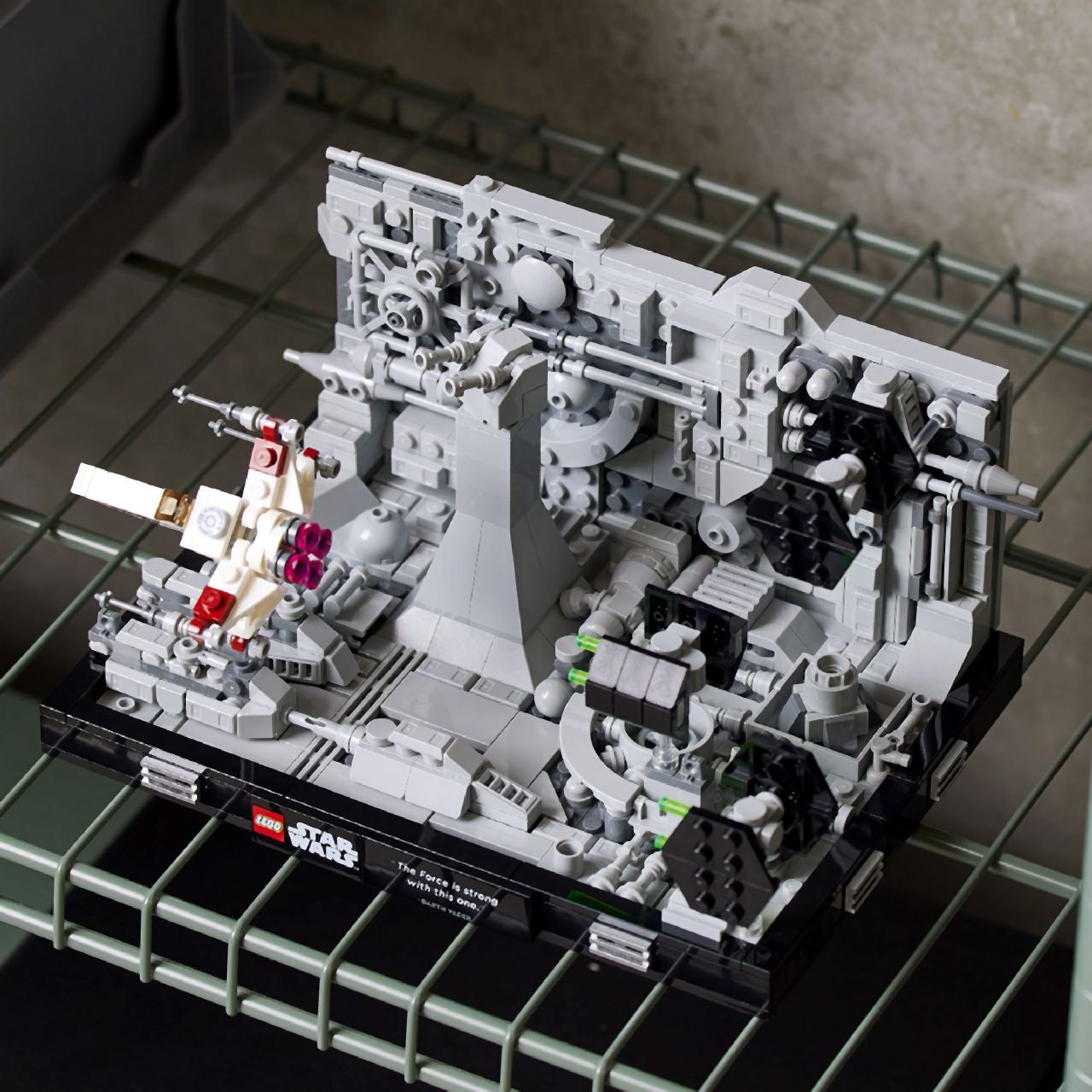 LEGO® Death Star™ Trench Run Diorama