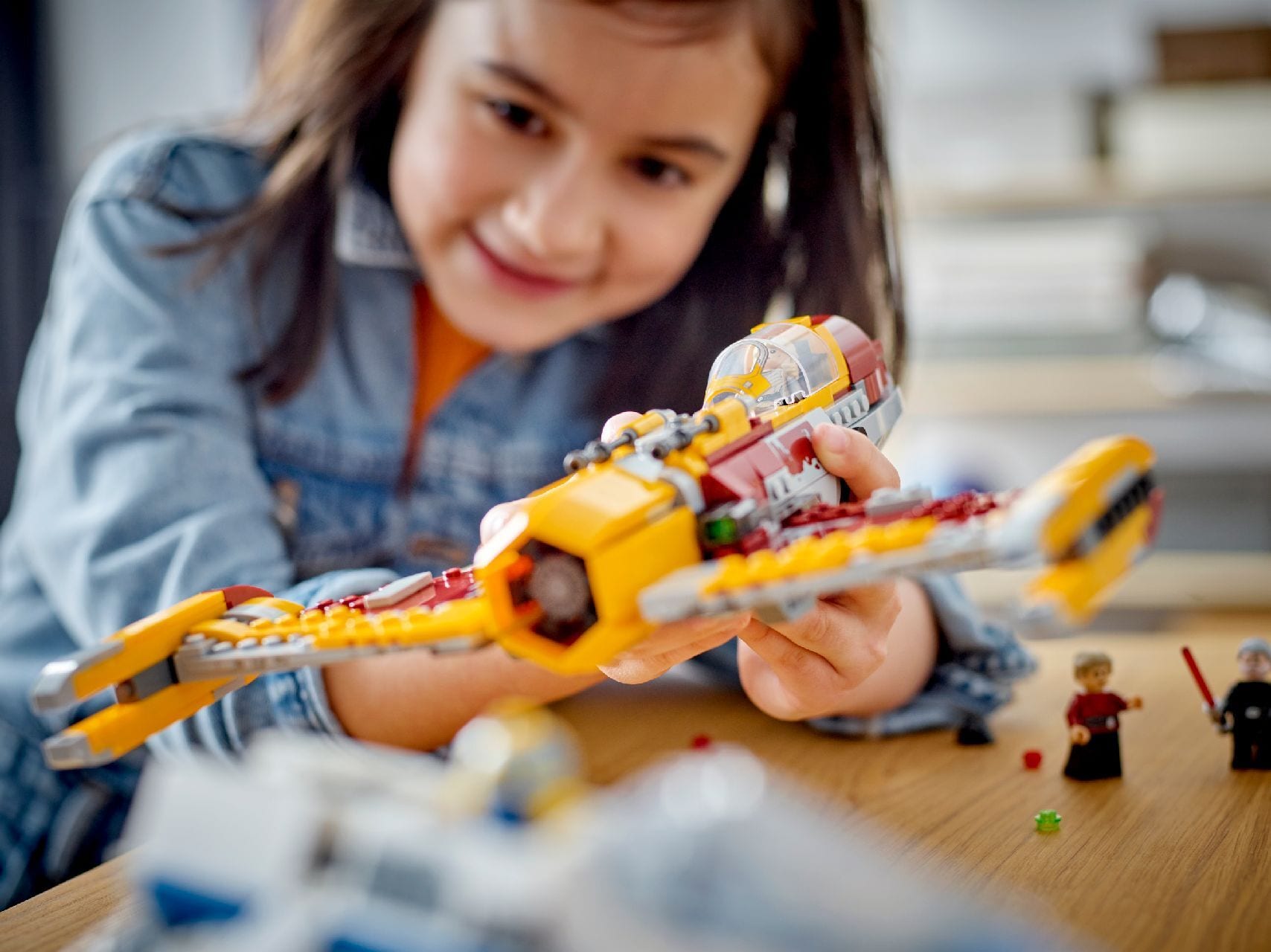 LEGO® New Republic E-Wing™ vs. Shin Hati’s Starfighter™