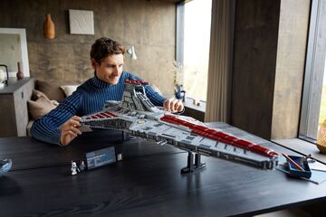 LEGO® Venator-Class Republic Attack Cruiser