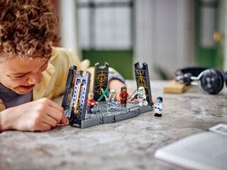 LEGO® Ahsoka Tano's Duel on Peridea