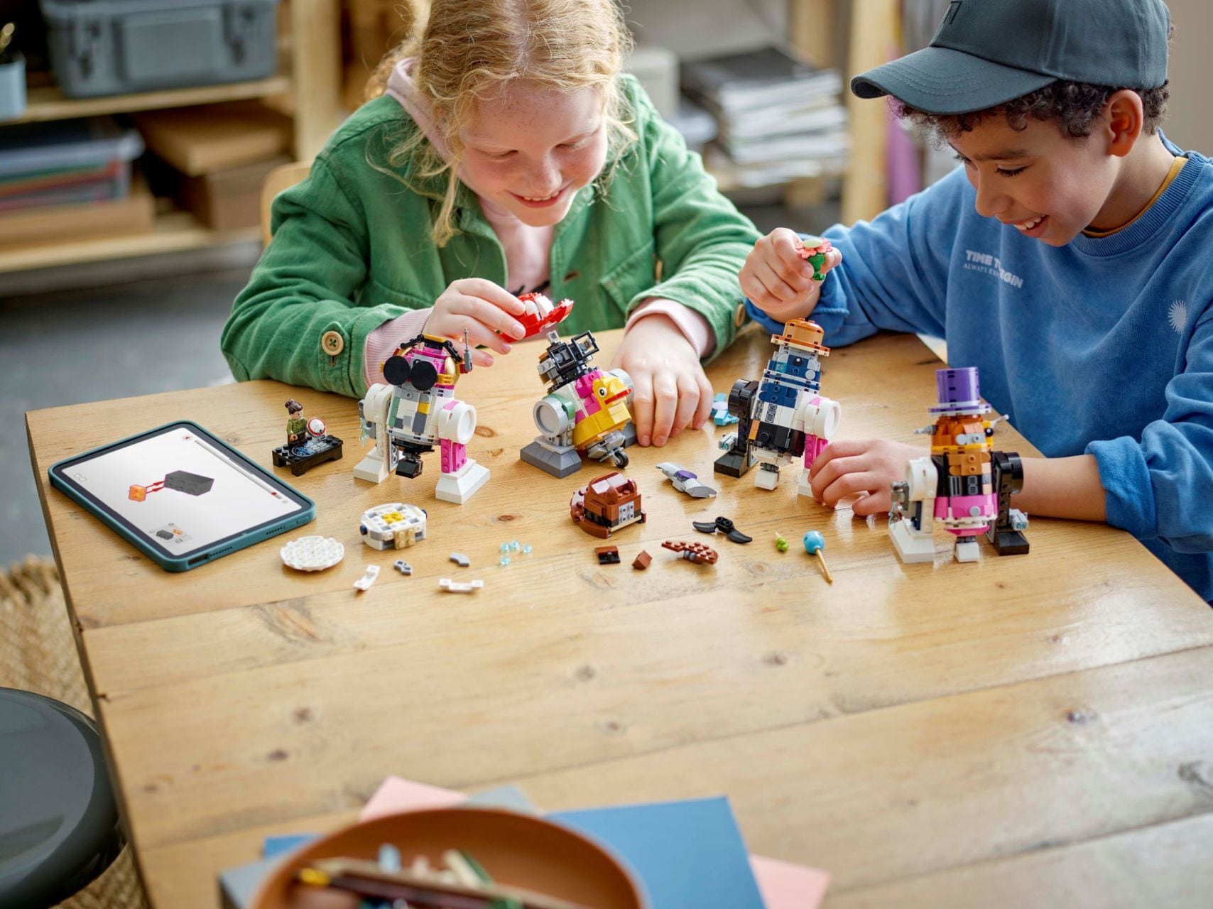 LEGO® Creative Play Droid™ Builder