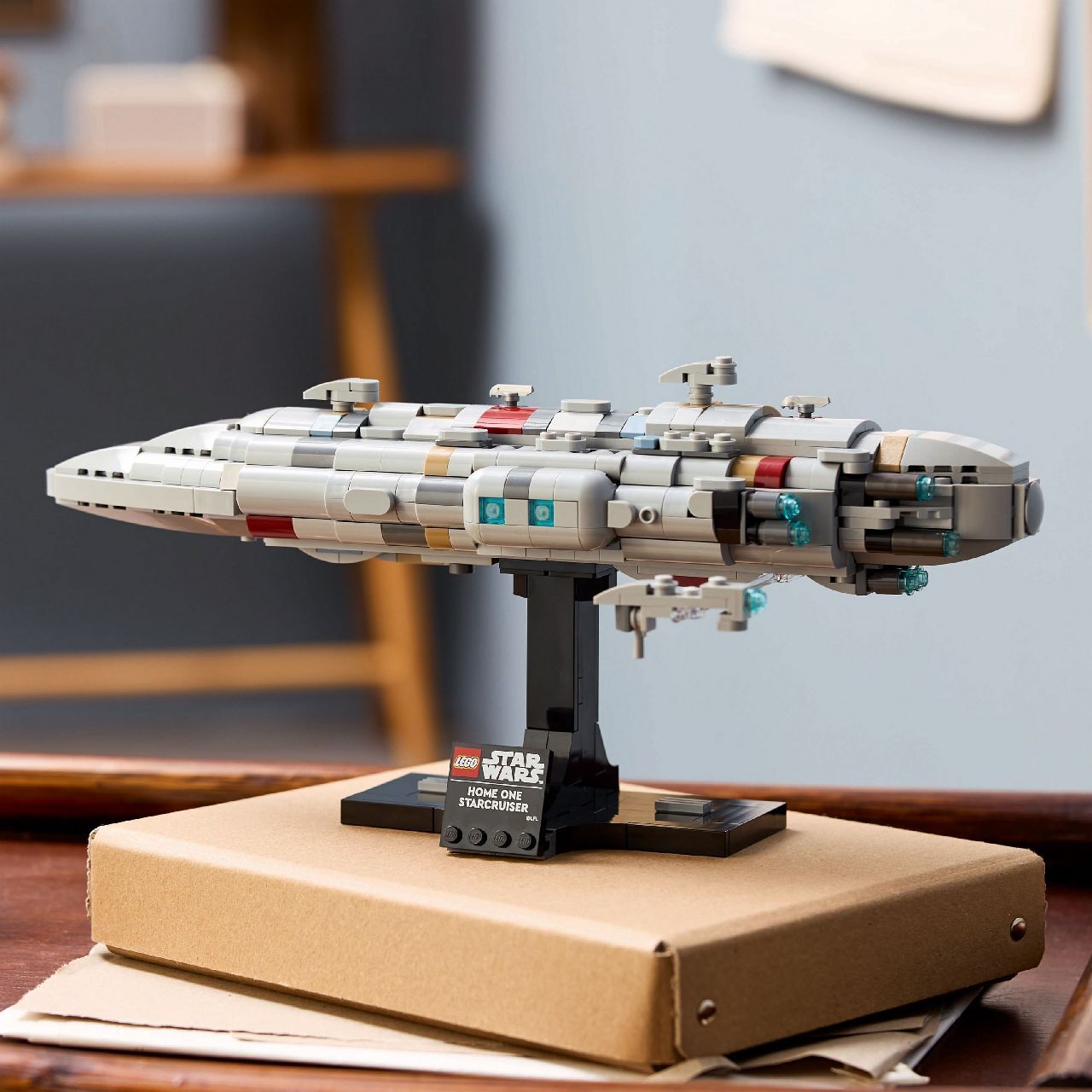 LEGO® Home One Starcruiser