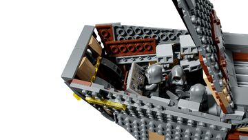 LEGO® Offworld Sandcrawler™ and Mudhorn
