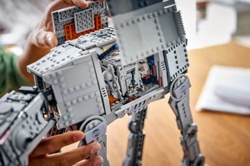 LEGO® Imperial Remnant AT-AT™ with INT-4