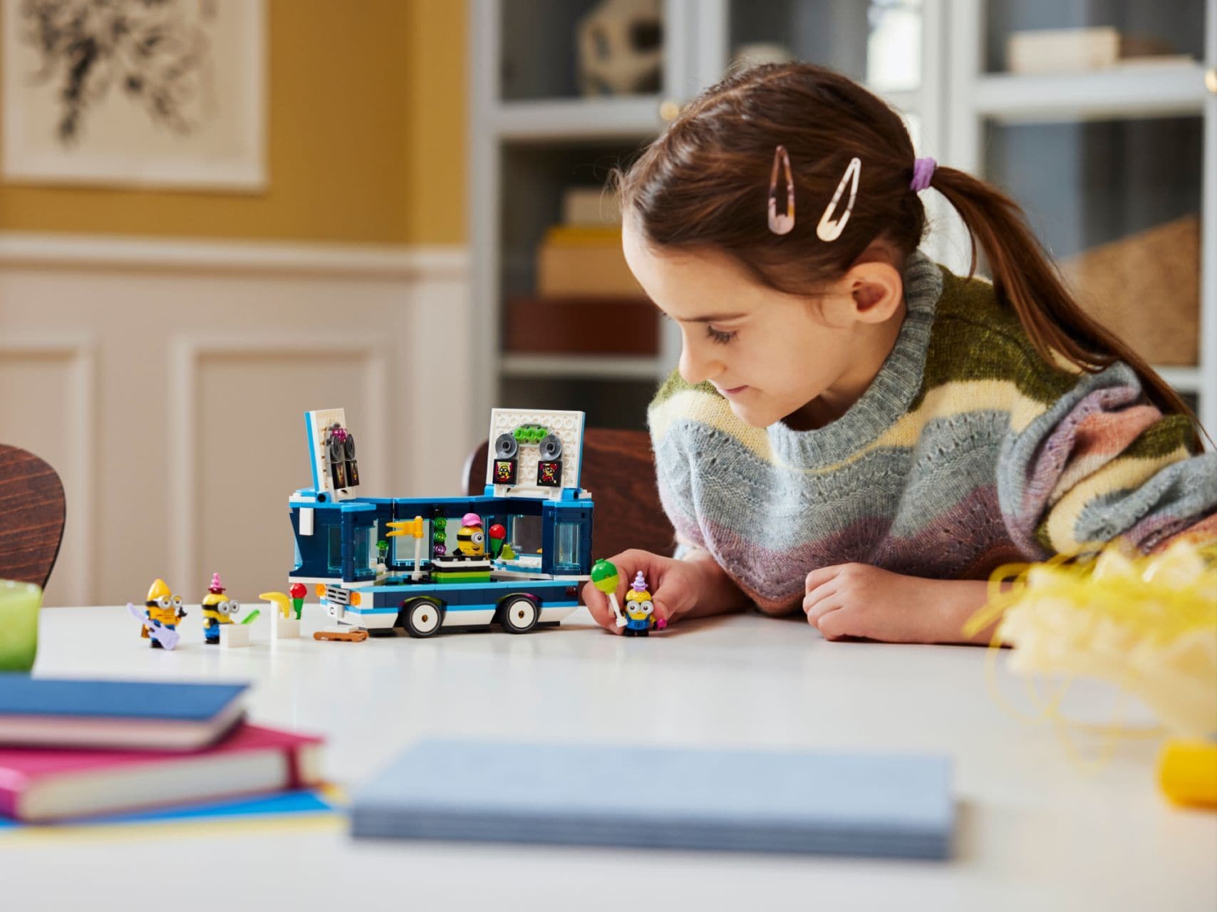 مجموعة حفلات الحافلة الموسيقية لمينيون من LEGO®