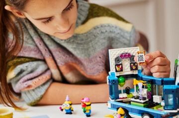 مجموعة حفلات الحافلة الموسيقية لمينيون من LEGO®
