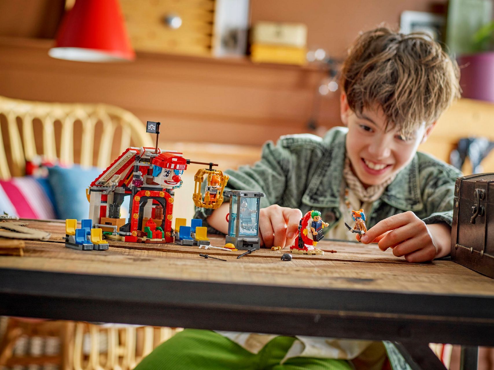 LEGO® Buggy the Clown's Circus Tent
