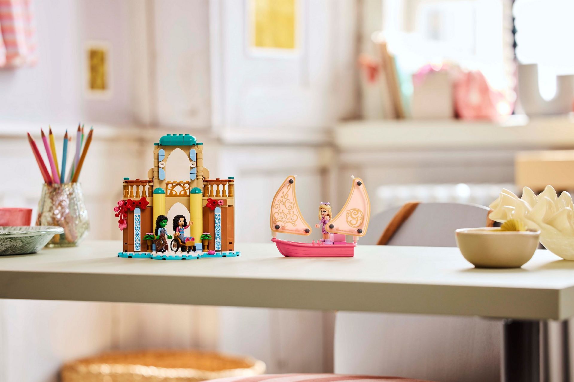 LEGO® Glinda, Elphaba & Nessarose at Shiz University