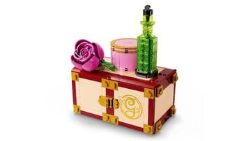 LEGO® Glinda & Elphaba's Dormitory
