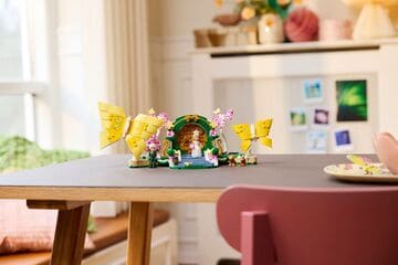 LEGO® Glinda's Wedding Day