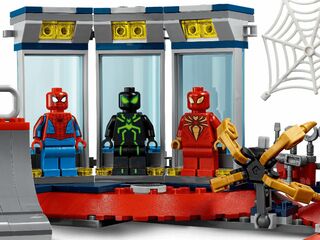LEGO® Marvel Attack on the Spider Lair
