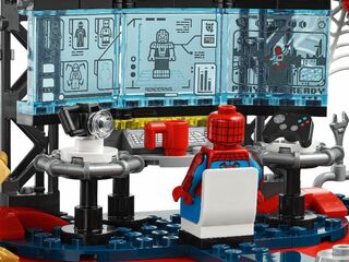 LEGO® Marvel Attack on the Spider Lair