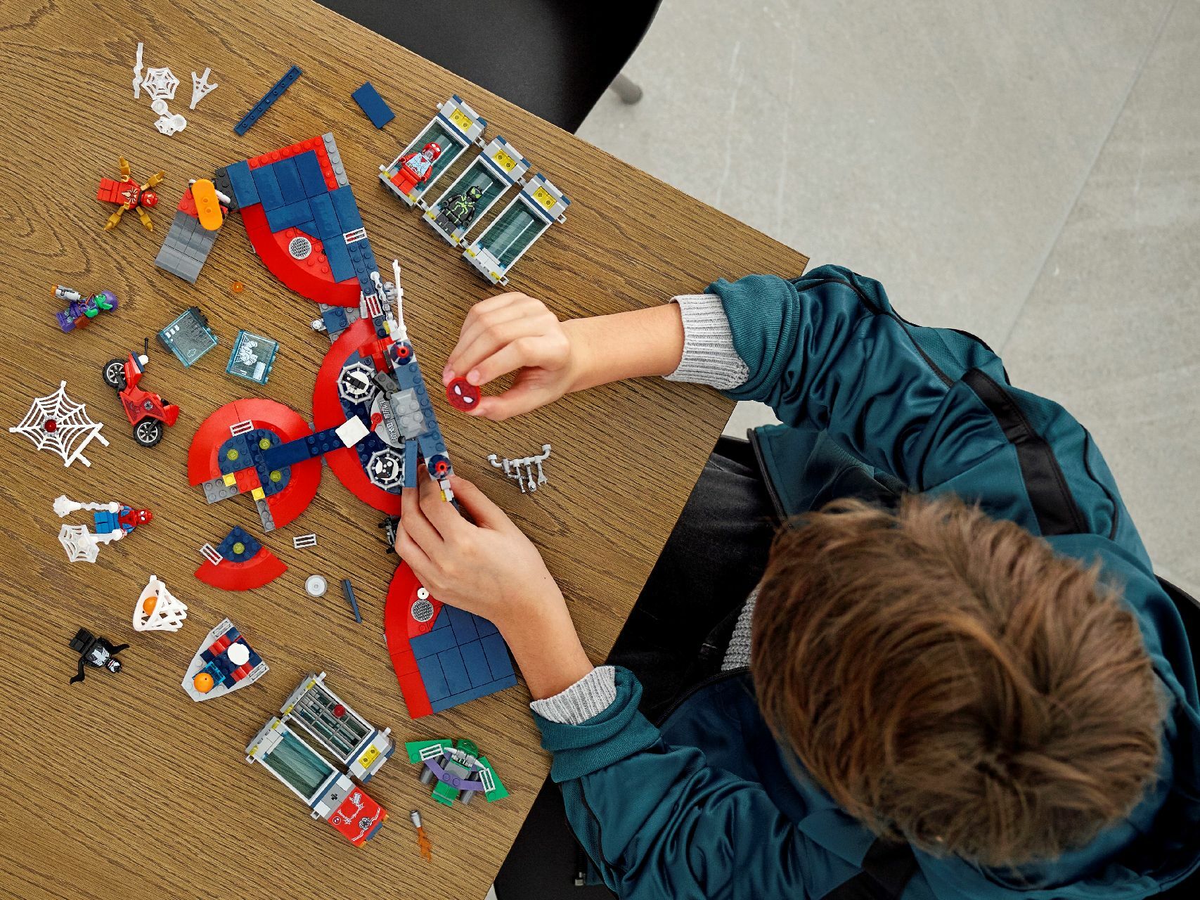 LEGO® Marvel Attack on the Spider Lair