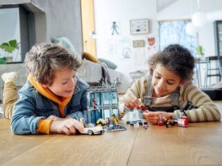 LEGO® Iron Man Armory