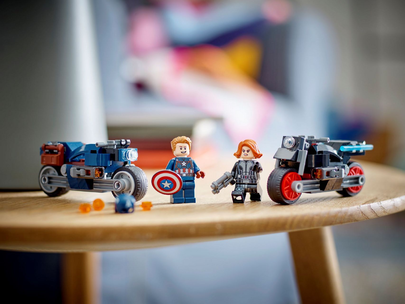 LEGO® Black Widow & Captain America Motorcycles