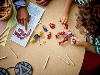 LEGO® Iron Man Hulkbuster vs. Thanos