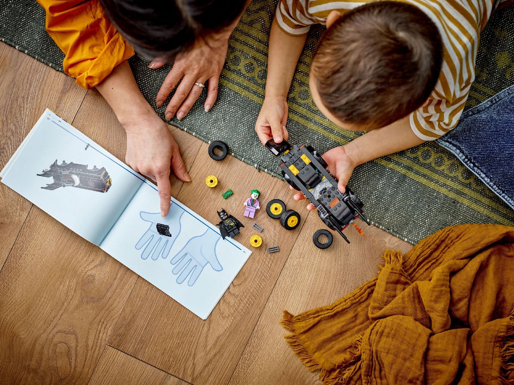 LEGO® Batmobile™ Pursuit: Batman™ vs. The Joker™