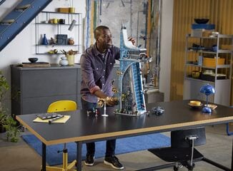 مجموعة بناء برج أفنجرز من ليغو®