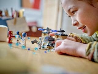 LEGO® Iron Man & Iron Legion vs. Hydra Soldier