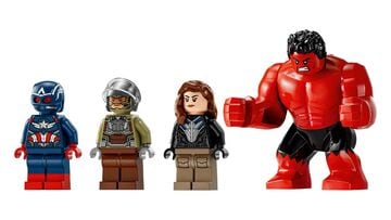LEGO® Captain America vs. Red Hulk Battle