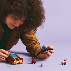 LEGO® Iron Man Car & Black Panther vs. Red Hulk