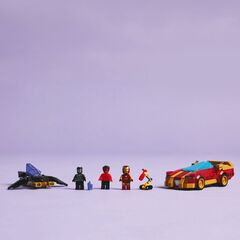 LEGO® Iron Man Car & Black Panther vs. Red Hulk