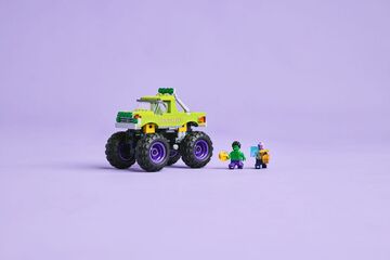 LEGO® The Hulk Truck vs. Thanos