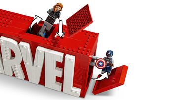 LEGO® MARVEL Logo & Minifigures