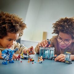 LEGO® Iron Man's Laboratory: Hall of Armor