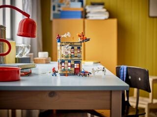 LEGO® Peter Parker’s Apartment