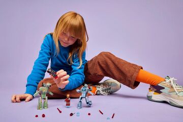 LEGO® Iron Man & War Machine vs. Hammer Drones