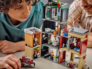 LEGO® Spider-Man vs. Oscorp