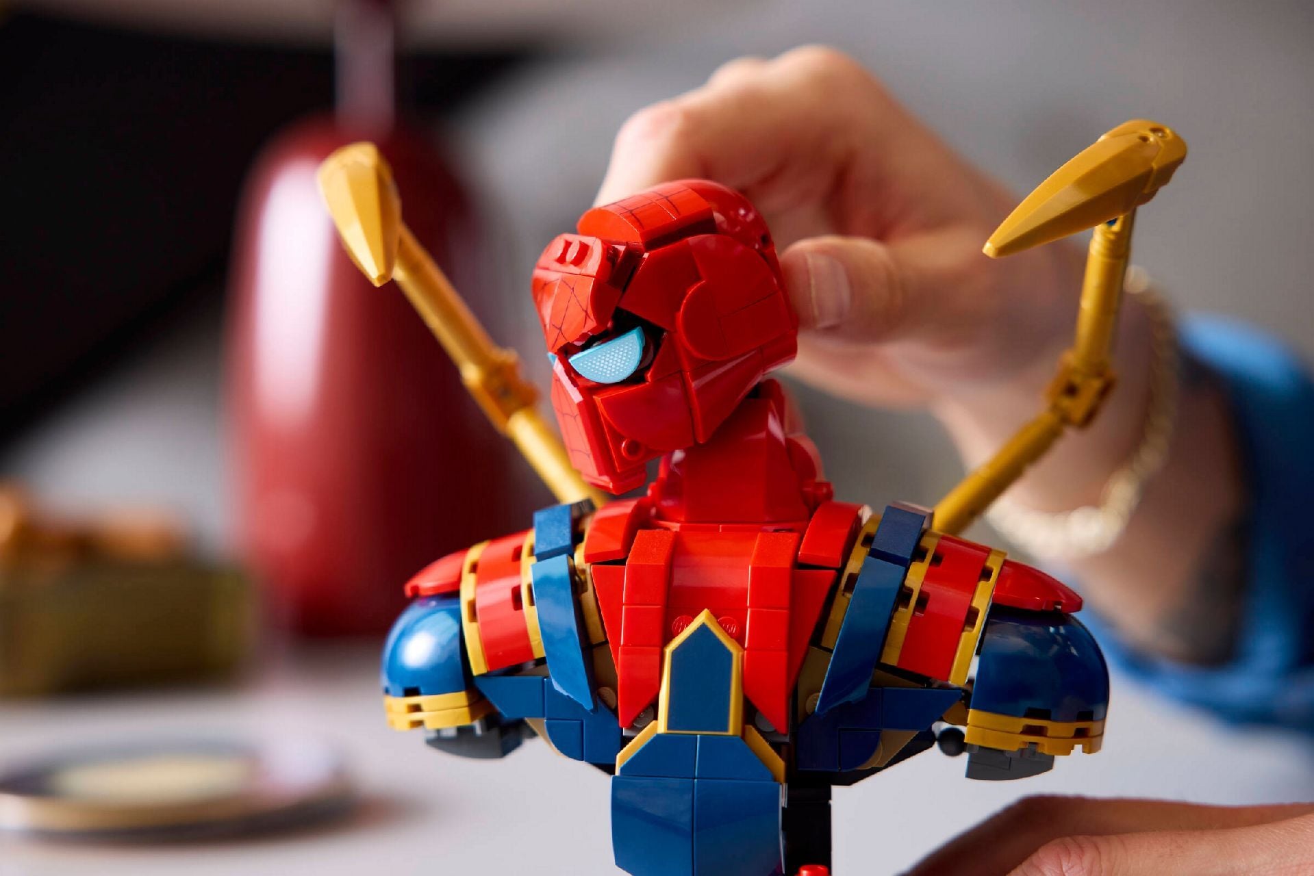 LEGO® Iron Spider-Man Bust
