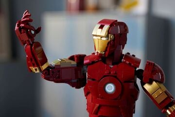 LEGO® Iron Man Mark 3 Collectors' Edition