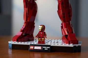 LEGO® Iron Man Mark 3 Collectors' Edition