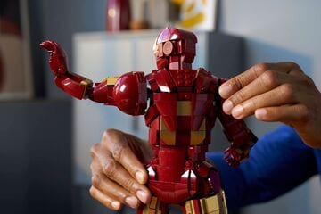 LEGO® Iron Man Mark 3 Collectors' Edition
