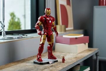 LEGO® Iron Man Mark 3 Collectors' Edition