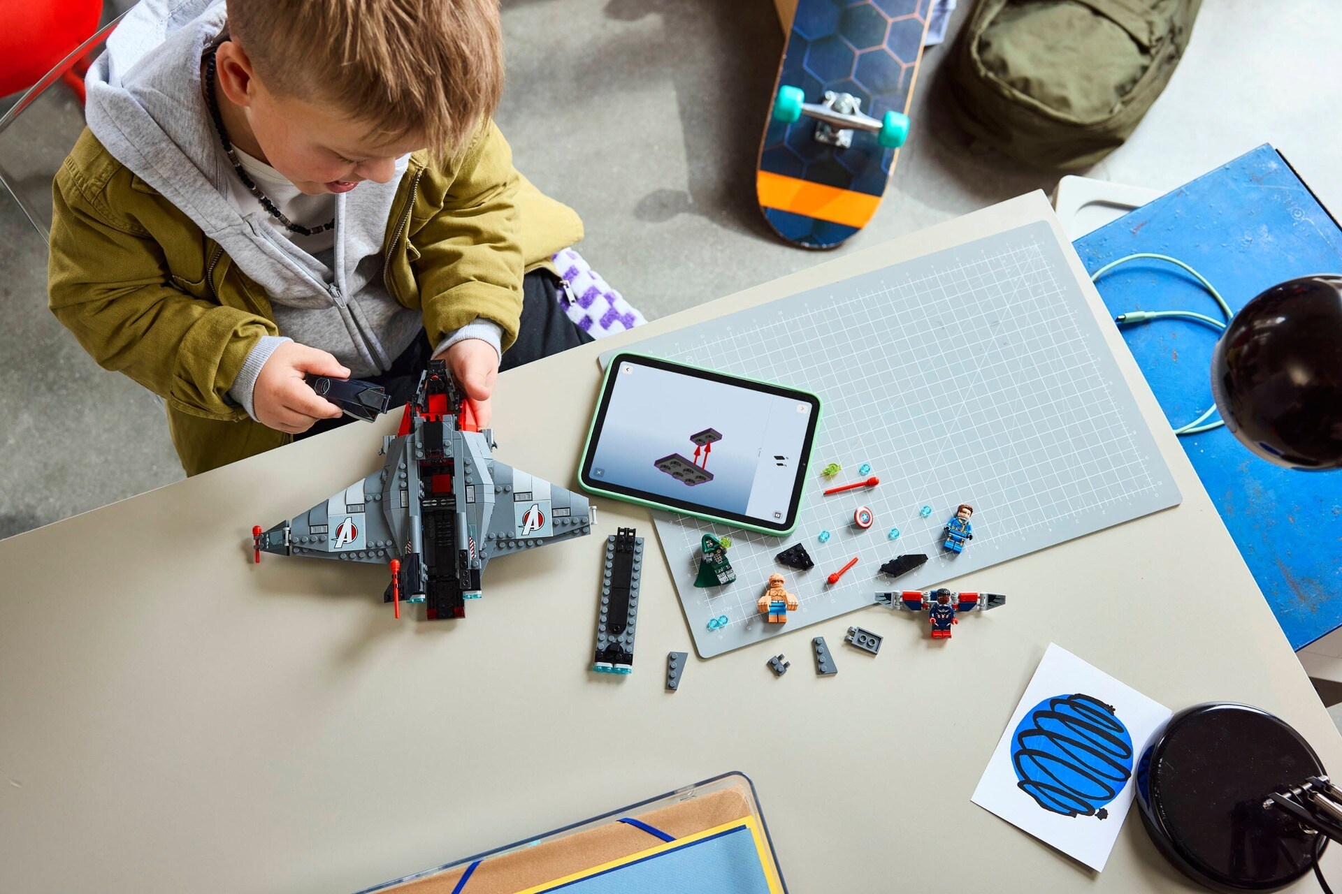 LEGO® Avengers: Doomsday Quinjet