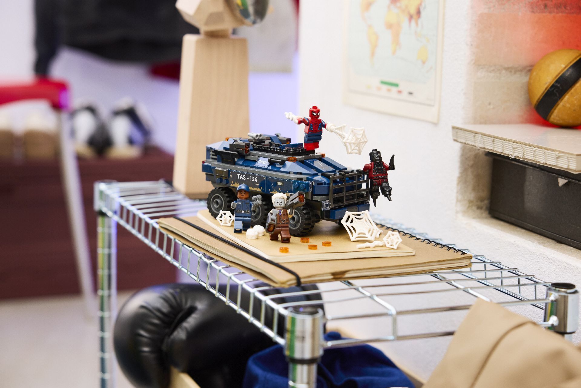 LEGO® Spider-Man Prison Transport Chase