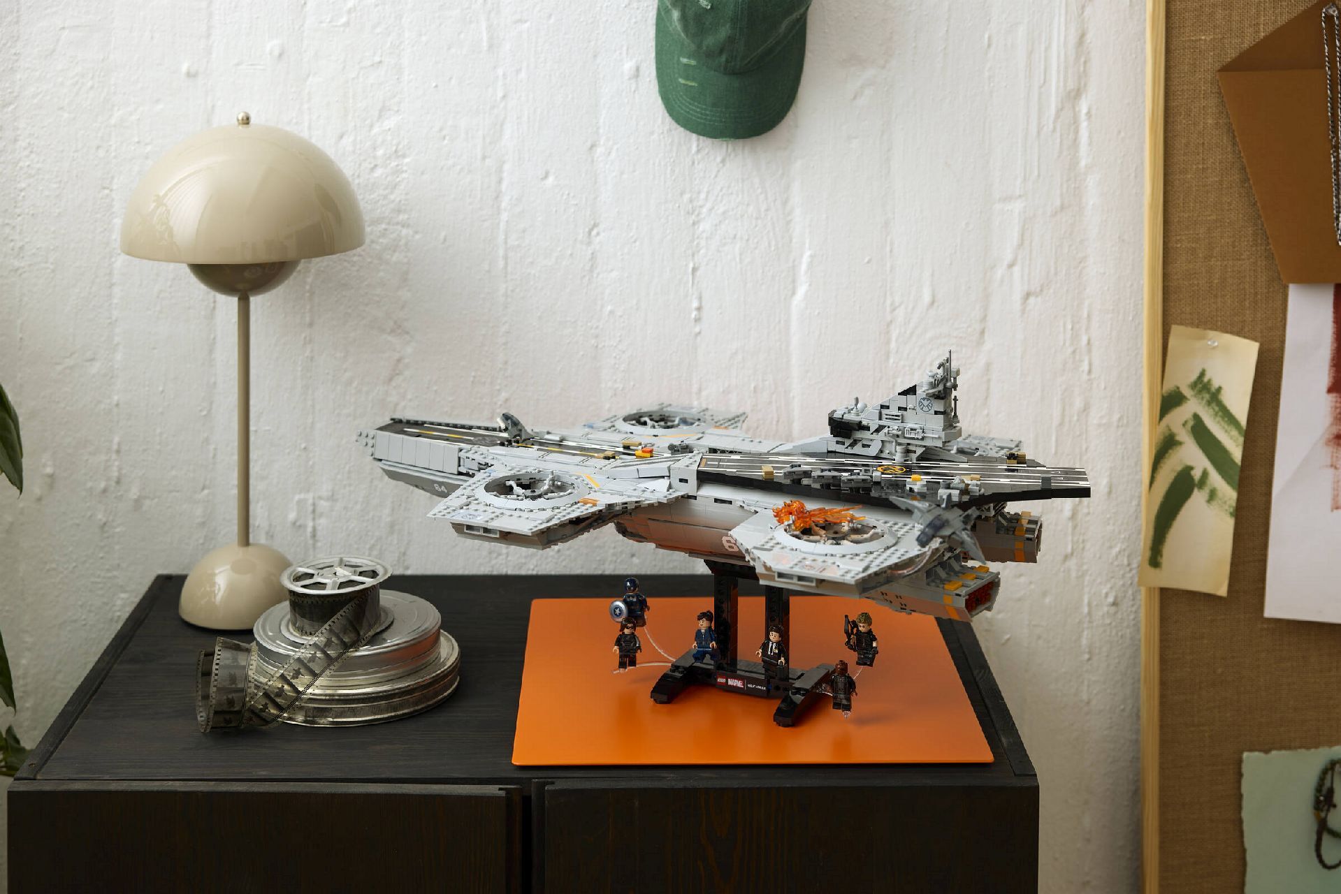 LEGO® S.H.I.E.L.D. Helicarrier