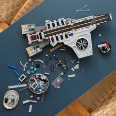 LEGO® S.H.I.E.L.D. Helicarrier