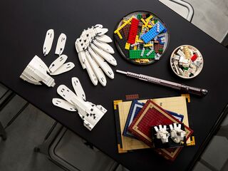 LEGO® Hogwarts™ Icons - Collectors' Edition