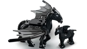 LEGO® Hogwarts™ Carriage and Thestrals